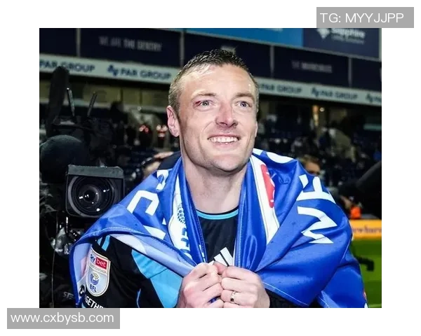 英国蓝色足球明星的传奇故事与辉煌成就探索 英国蓝色足球明星的传奇故事与辉煌成就探索